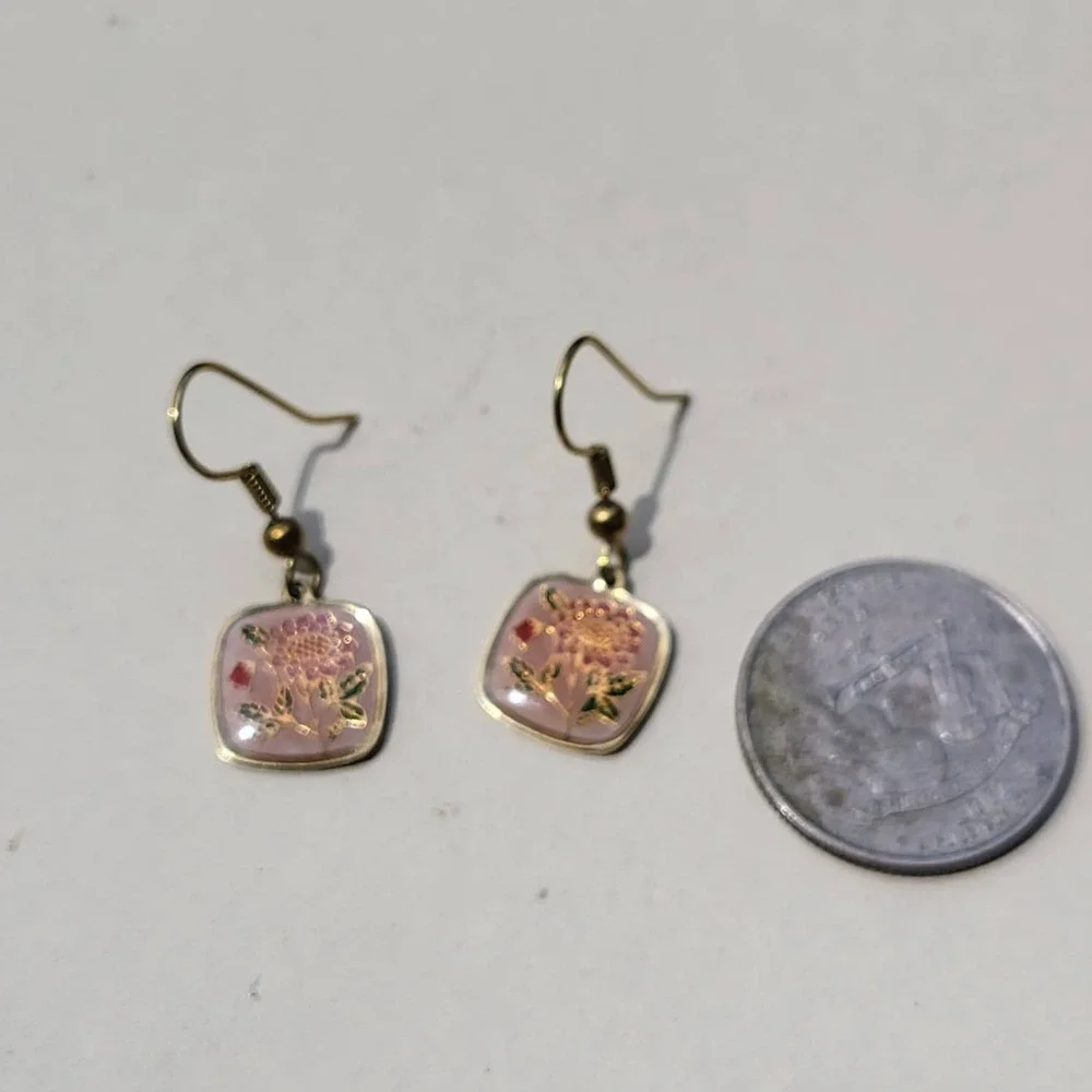Vintage Enamel Floral Drop Earrings Gold Tone Pink Flower Square Dangle - Picture 4 of 5